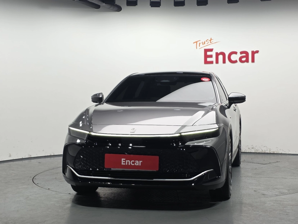 TOYOTA CROWN CROSSOVER