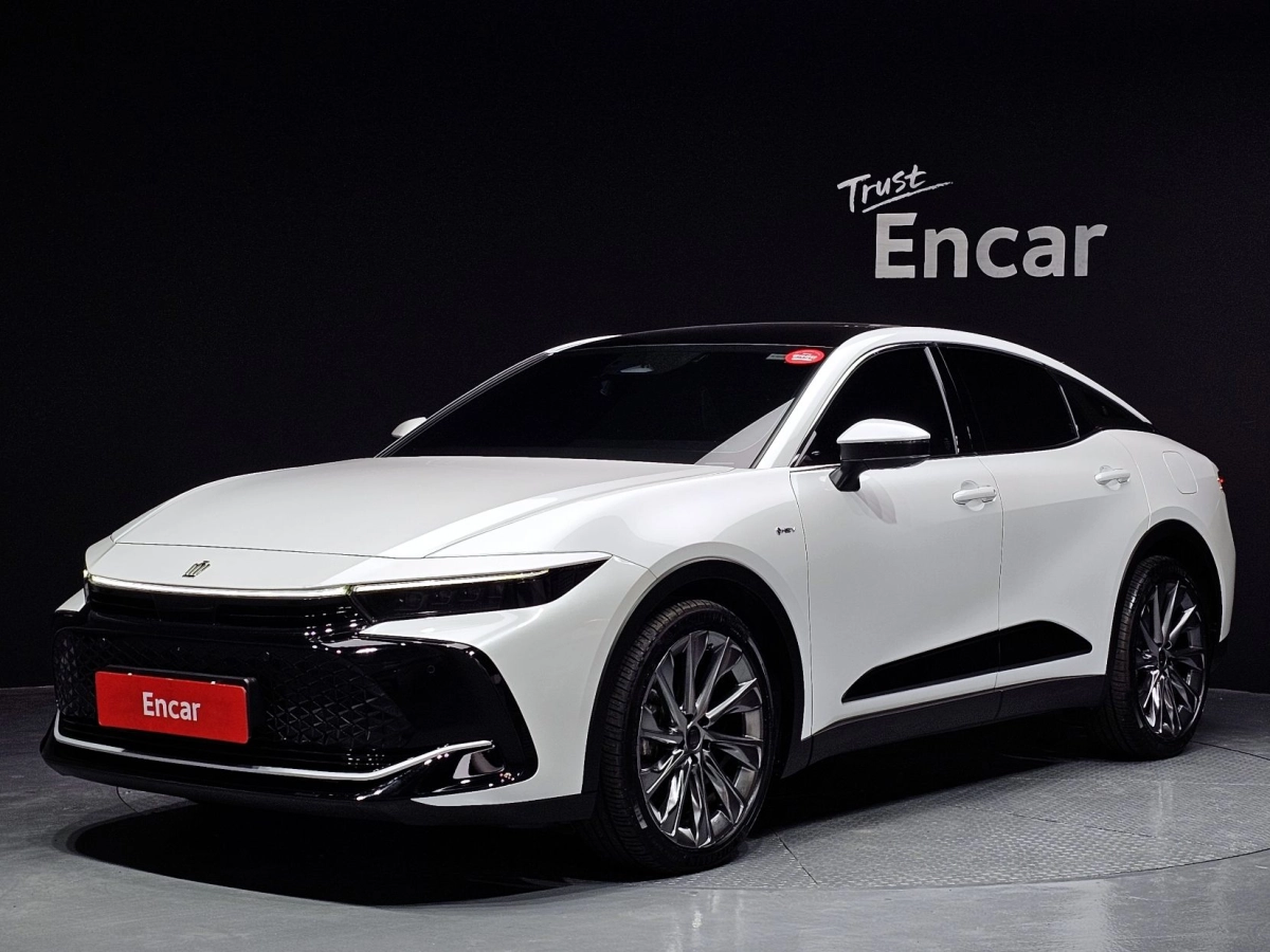 TOYOTA CROWN CROSSOVER  2024