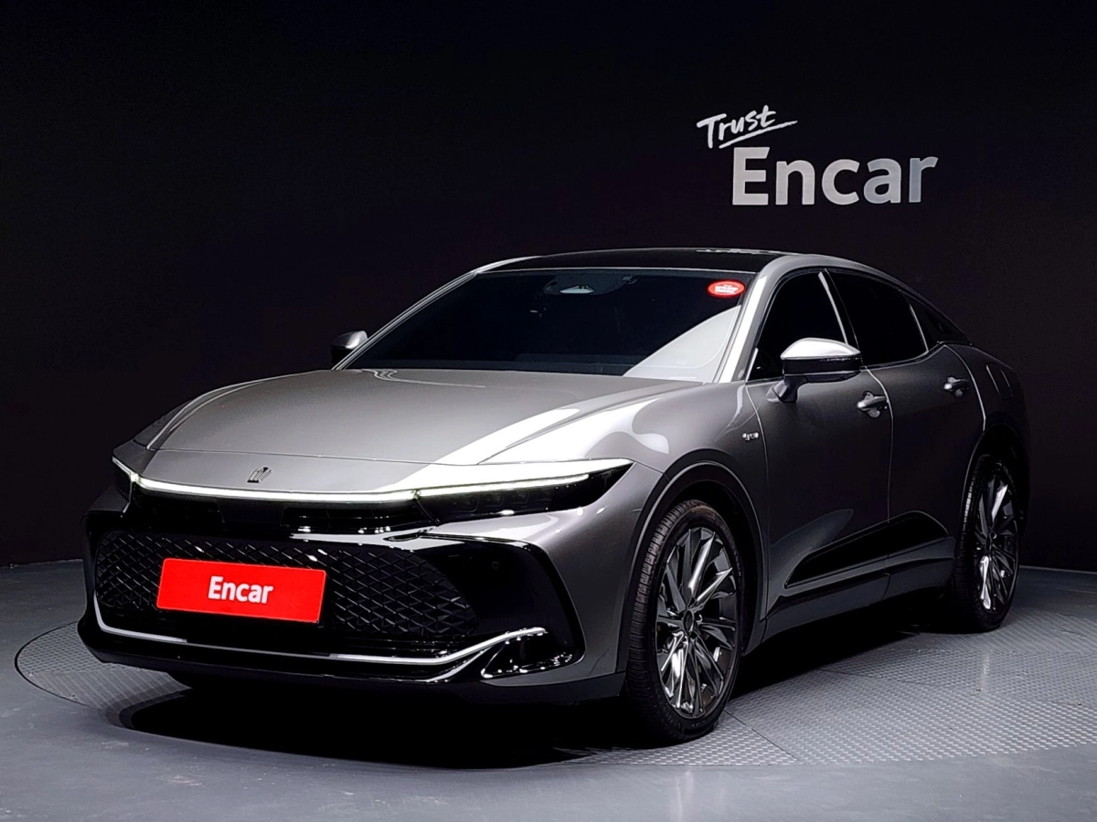 TOYOTA CROWN CROSSOVER