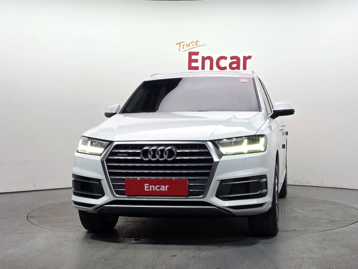 AUDI Q7 4M