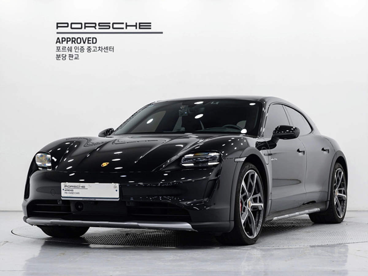 PORSCHE TAYCAN  2023