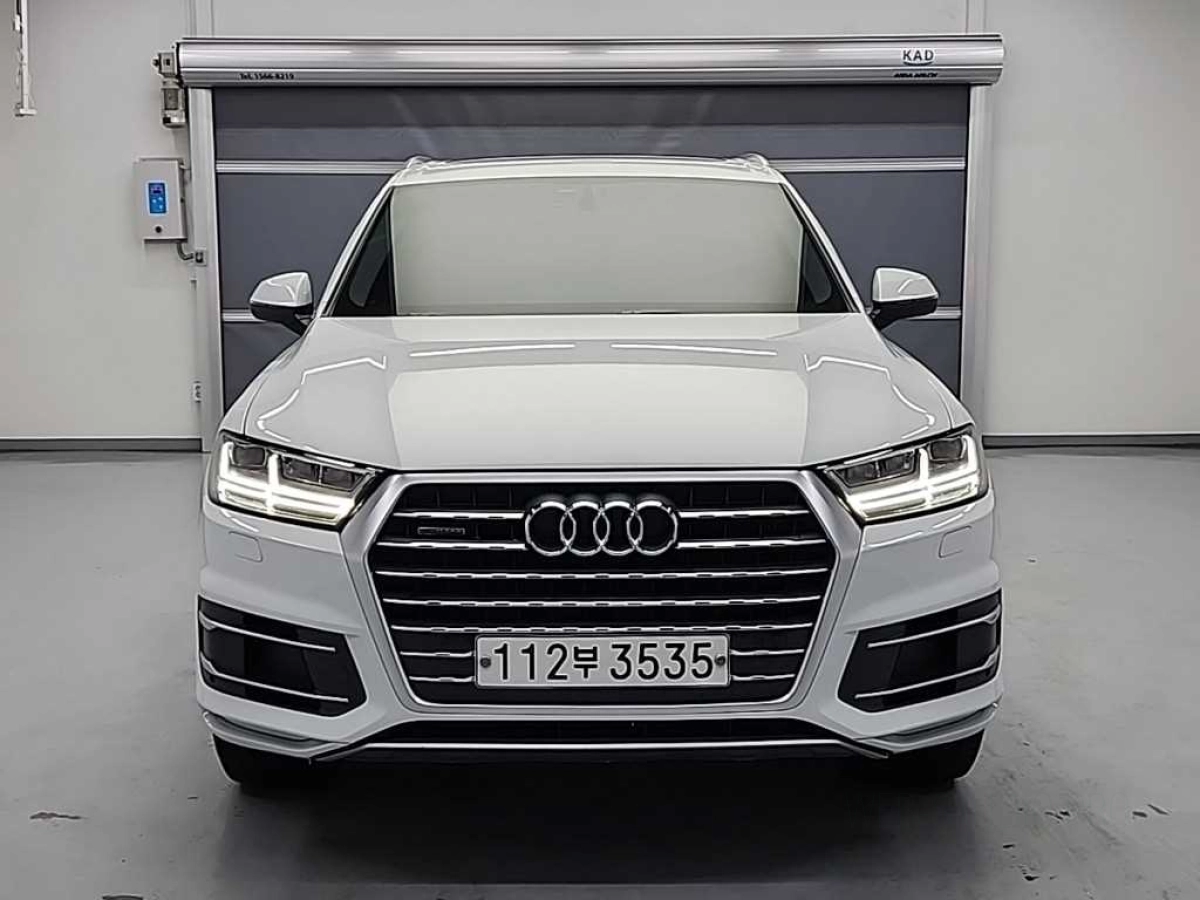 AUDI Q7 4M