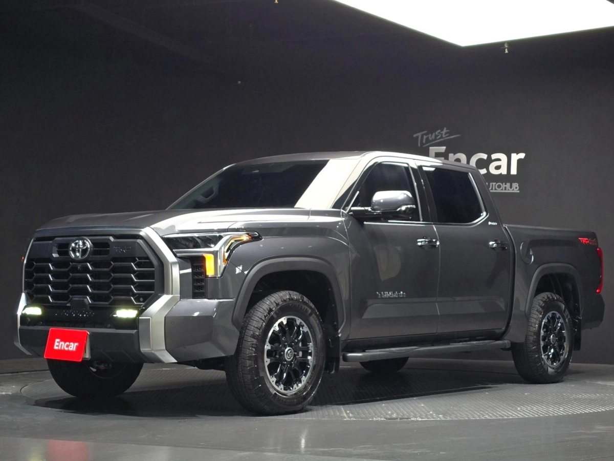 TOYOTA TUNDRA