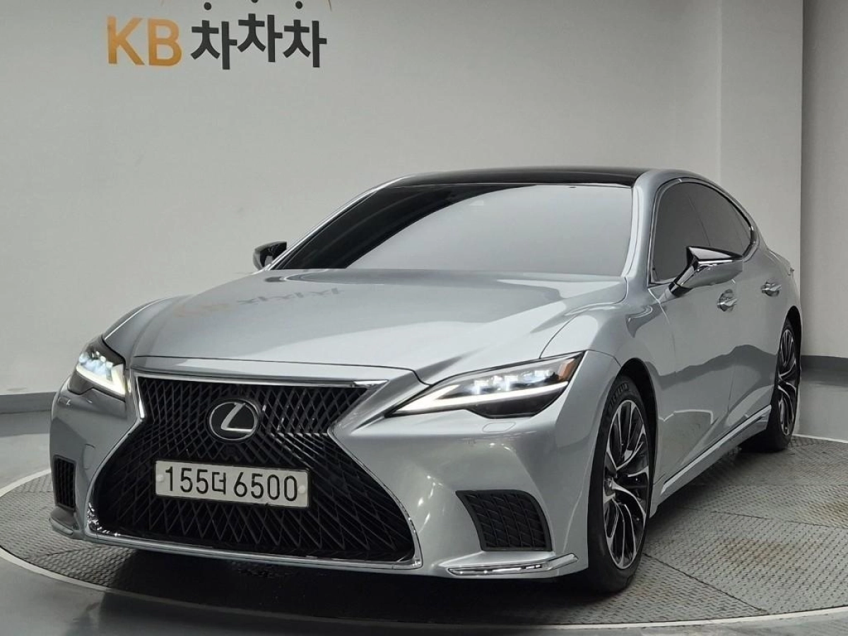 LEXUS LS500