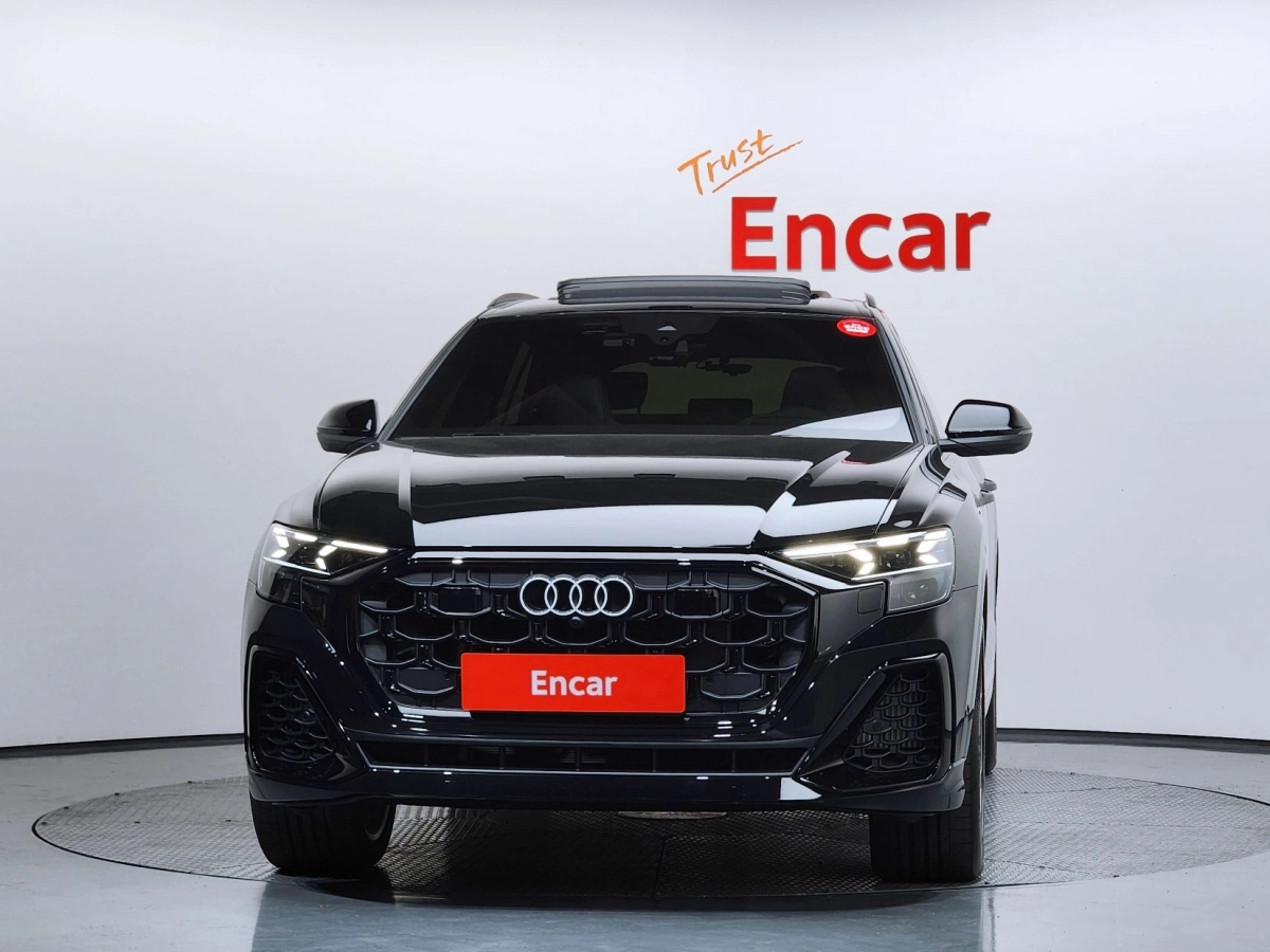 AUDI Q8 4M