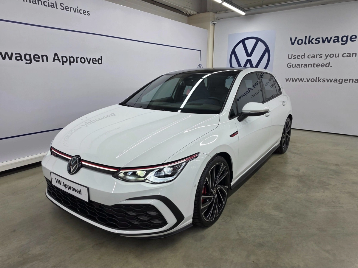 VOLKSWAGEN GOLF 2024