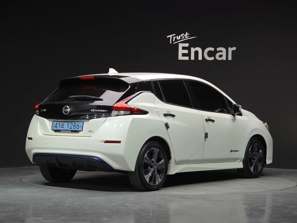 NISSAN LEAF ZE1