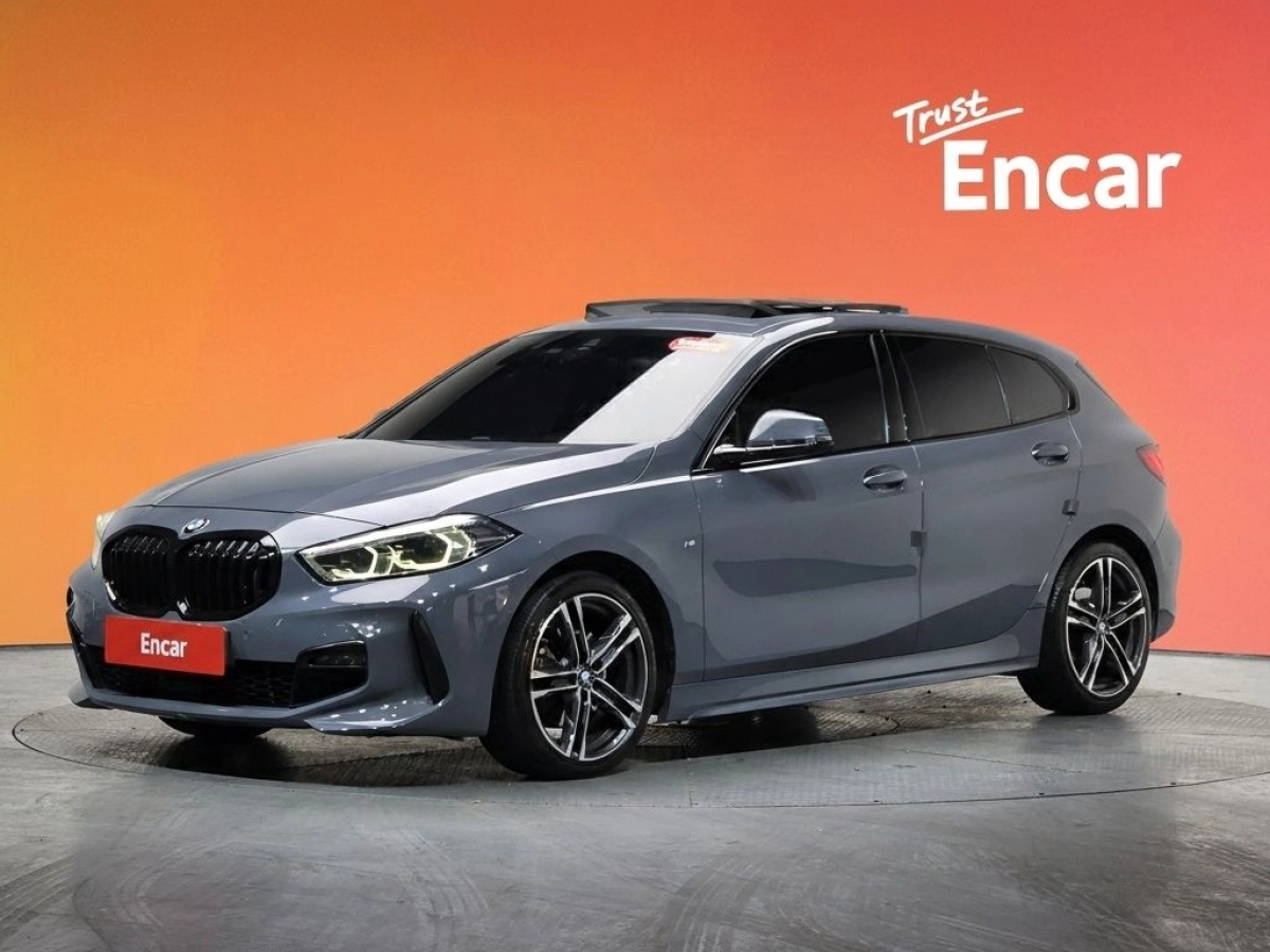 BMW 1-SERIES F40  2021