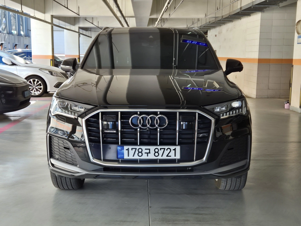 AUDI Q7 4M