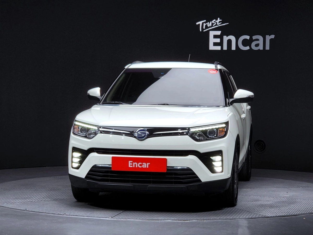 SSANGYONG TIVOLI VERY NEW