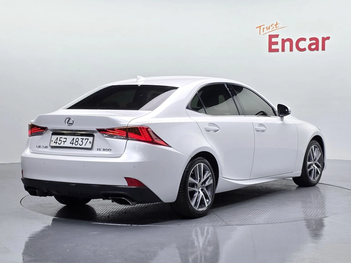 LEXUS IS300