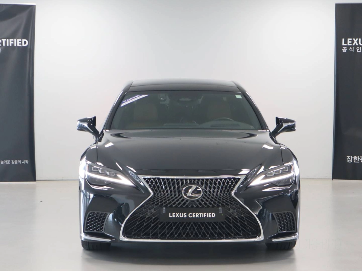 LEXUS LS500