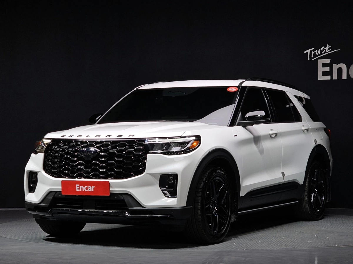FORD EXPLORER 2025