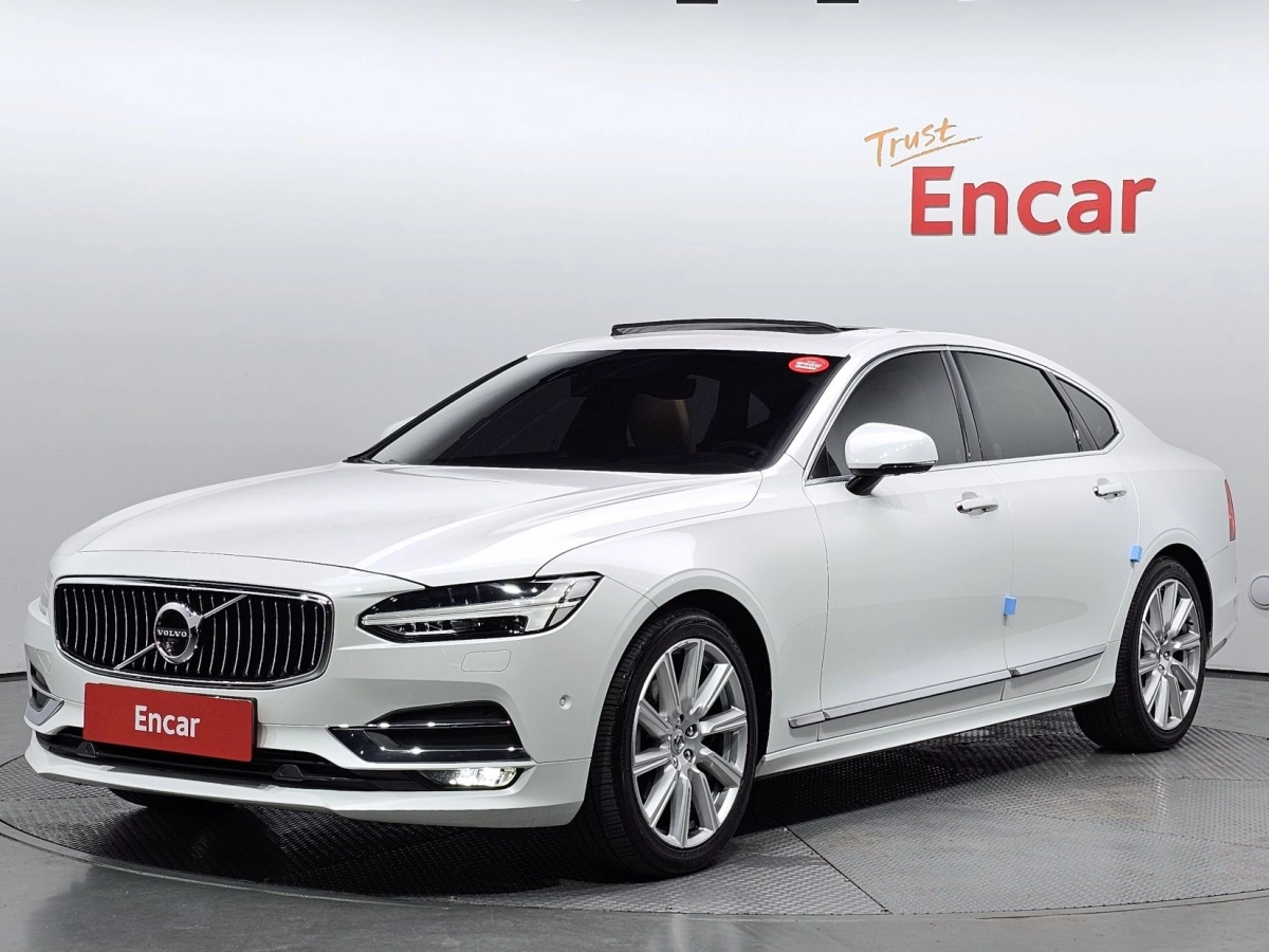 VOLVO S90