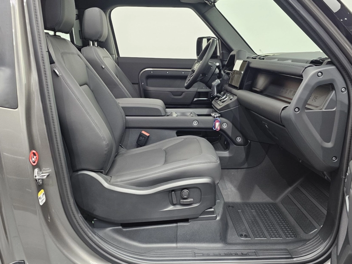 LAND ROVER DEFENDER L663