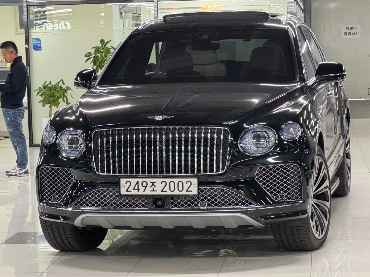 BENTLEY BENTAYGA  2024