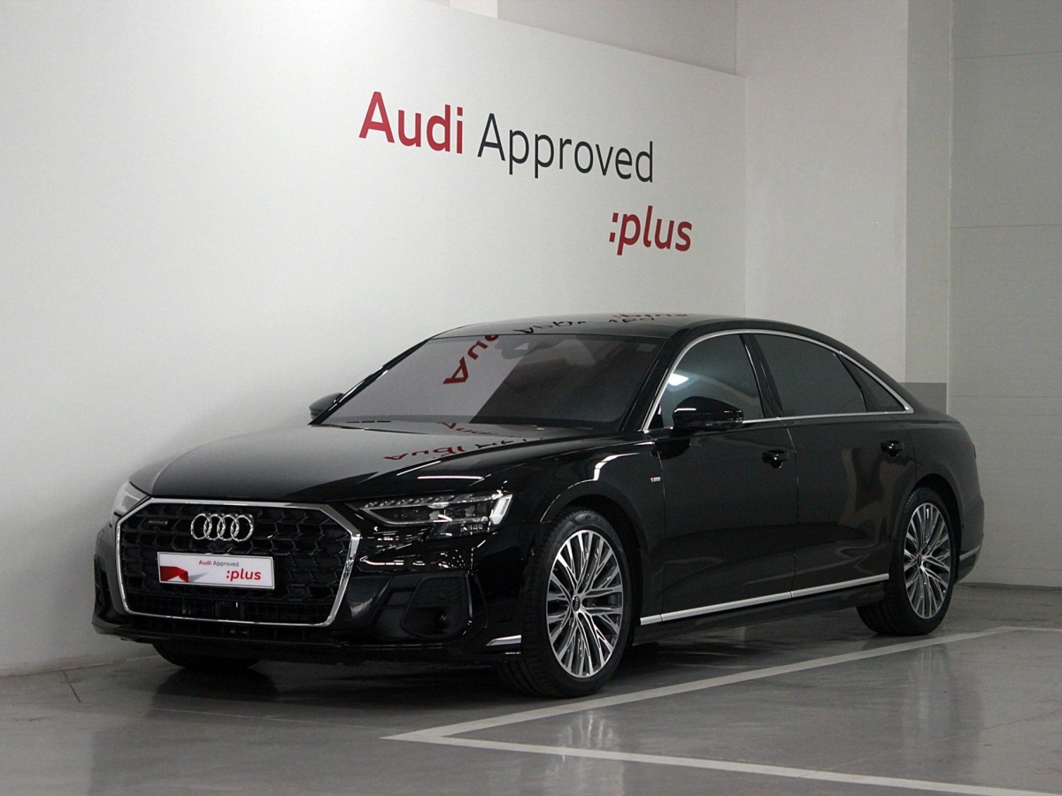 AUDI A8 D5  2023