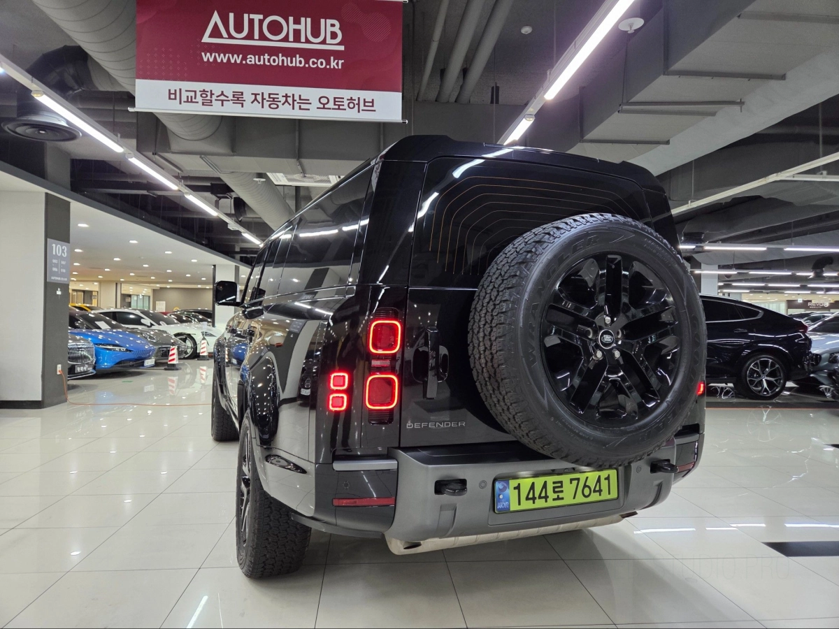 LAND ROVER DEFENDER L663