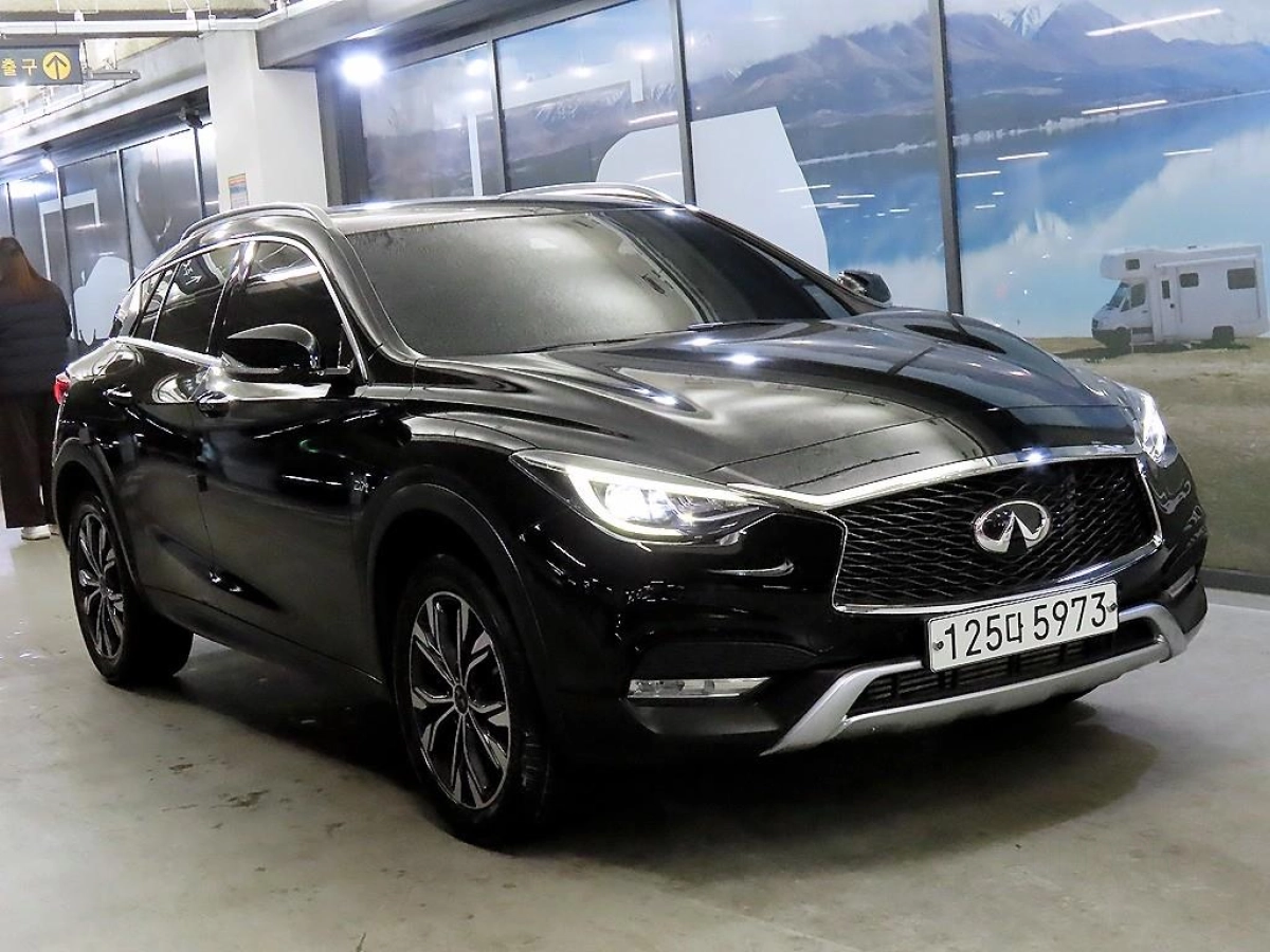INFINITI QX30  2019