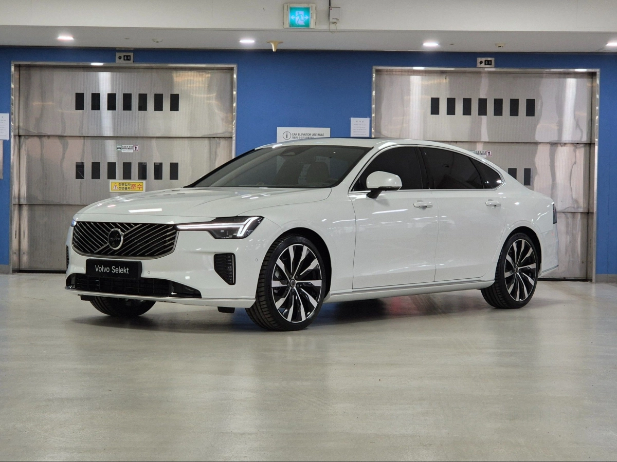 VOLVO S90 2025