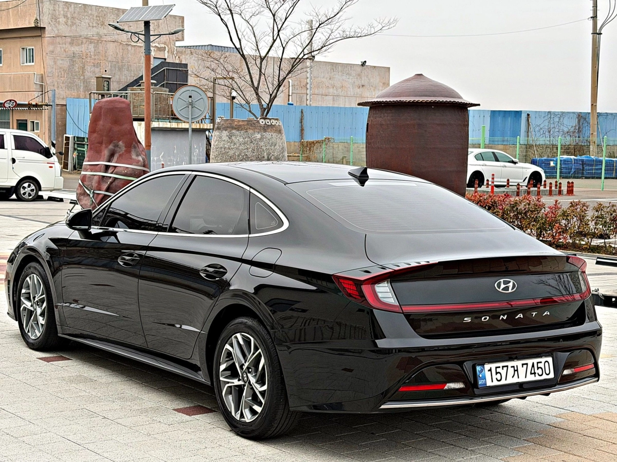 HYUNDAI SONATA DN8