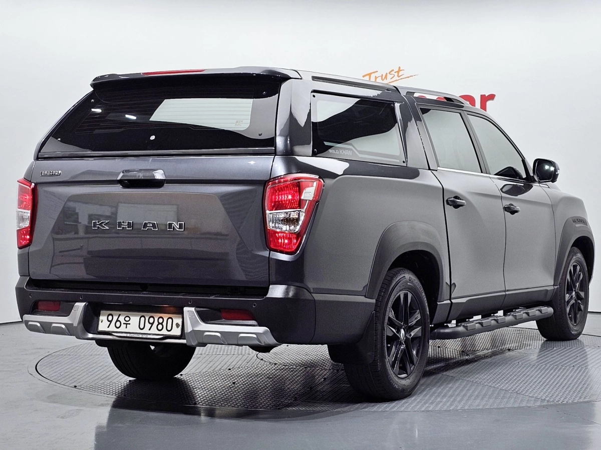 SSANGYONG REXTON SPORTS CAR