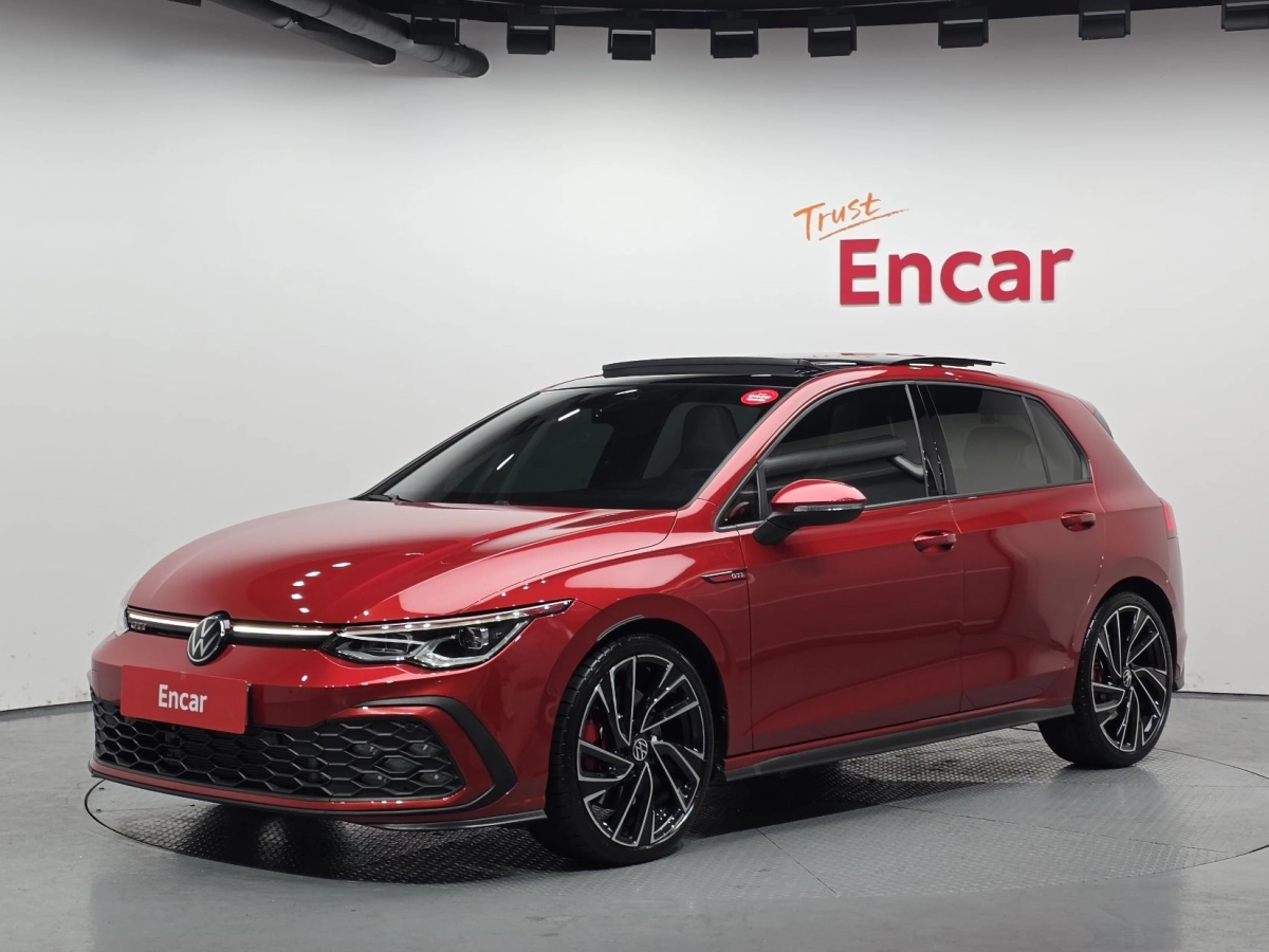 VOLKSWAGEN GOLF 2024