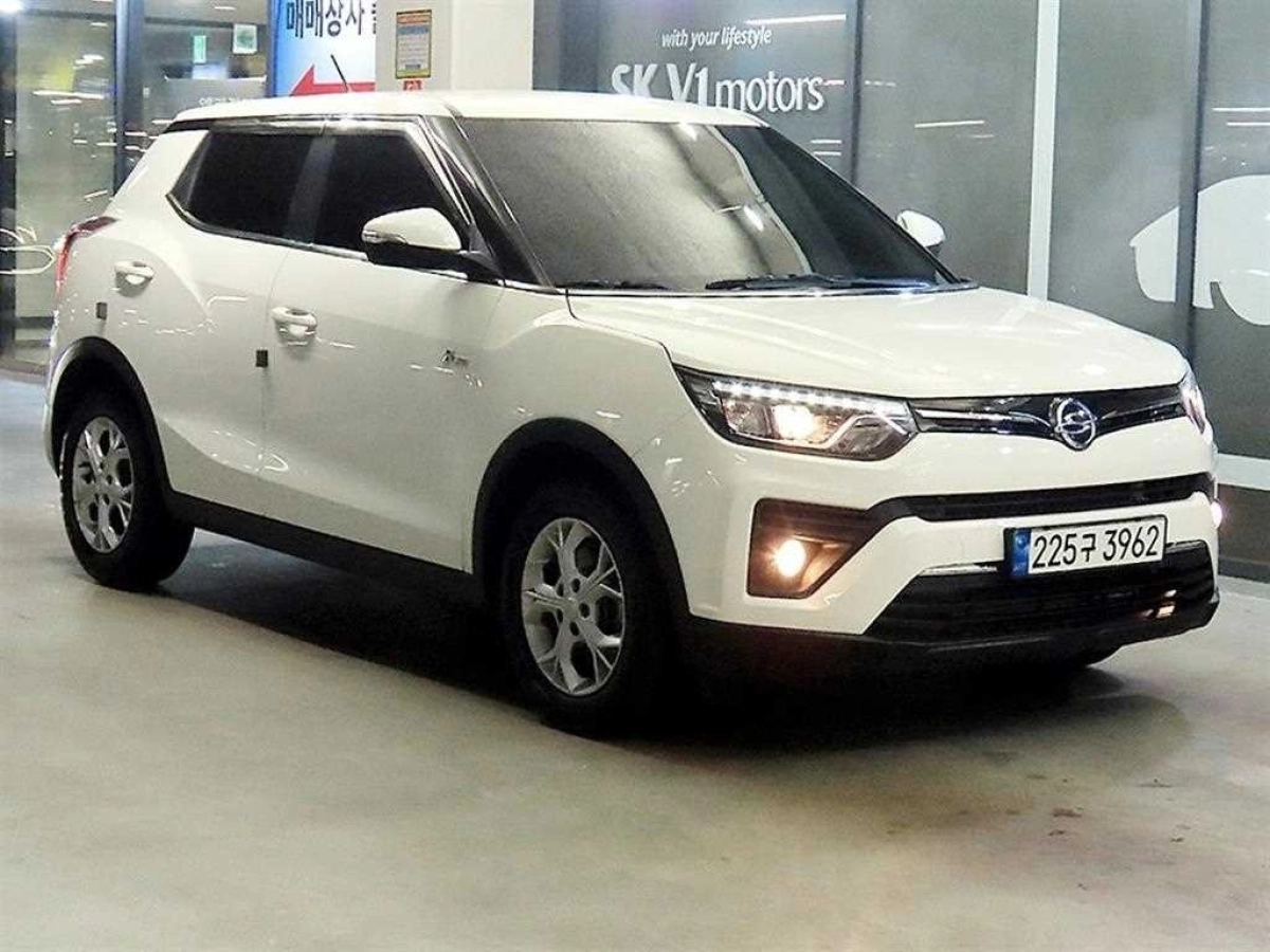 SSANGYONG TIVOLI VERY NEW  2023