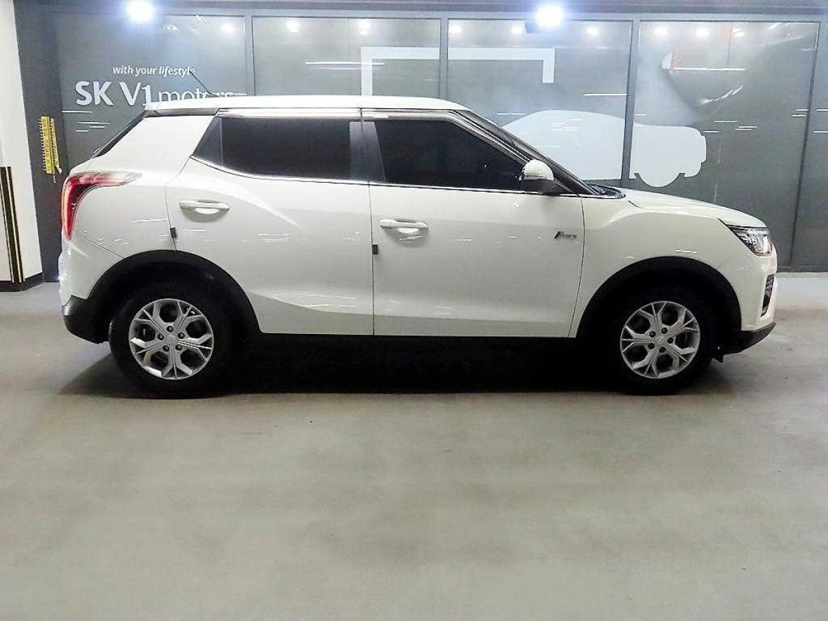 SSANGYONG TIVOLI VERY NEW