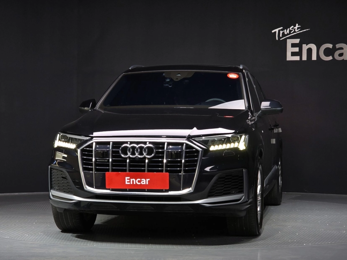 AUDI Q7 4M
