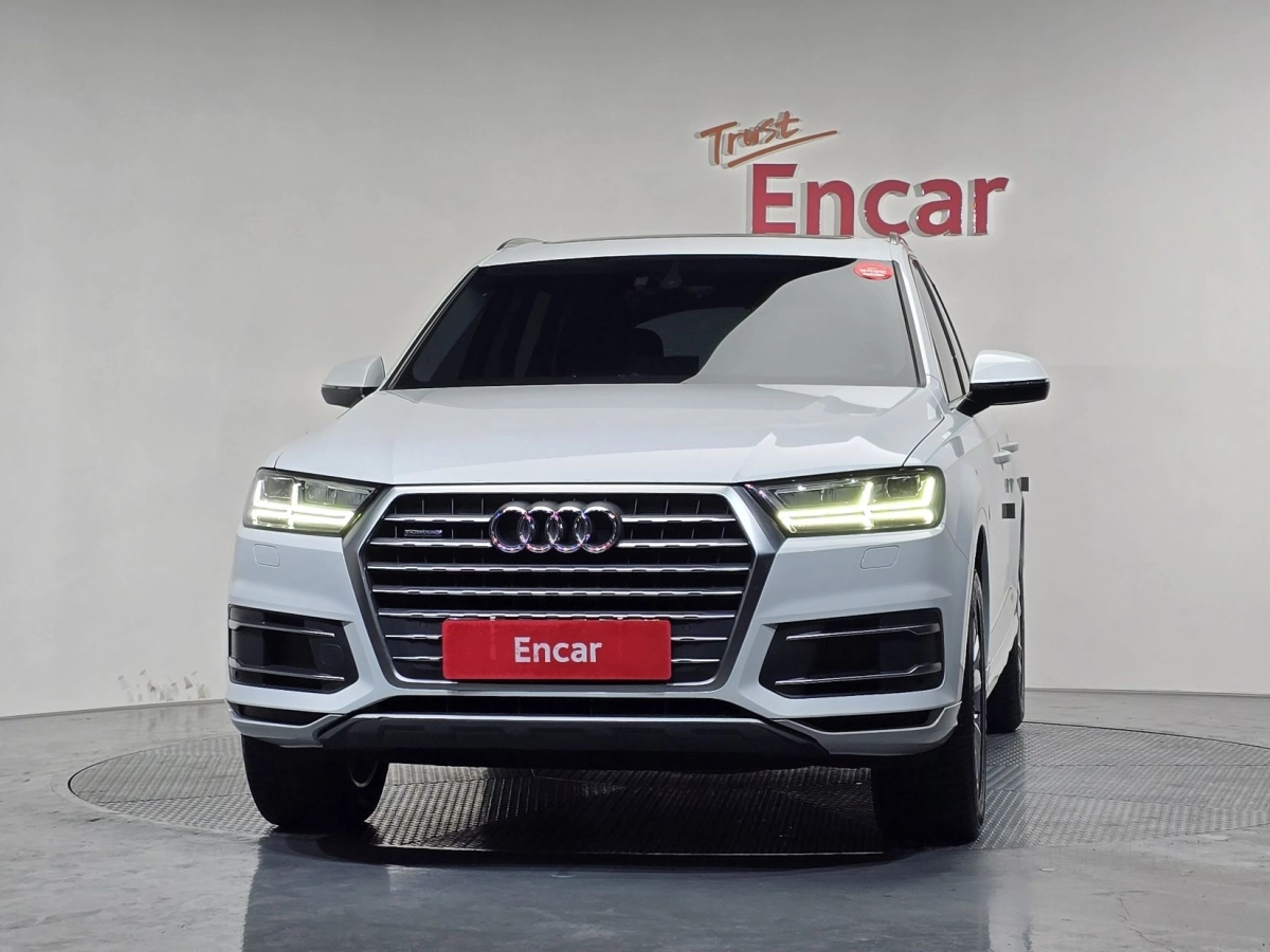 AUDI Q7 4M