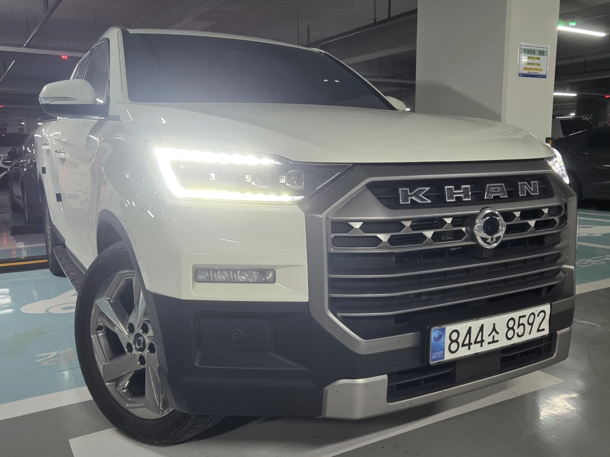 SSANGYONG REXTON SPORTS CAR