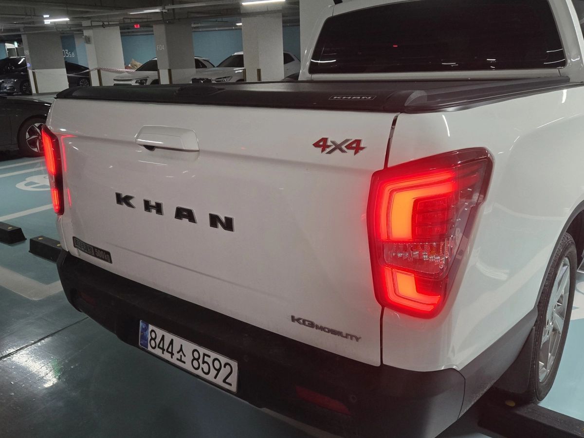 SSANGYONG REXTON SPORTS CAR