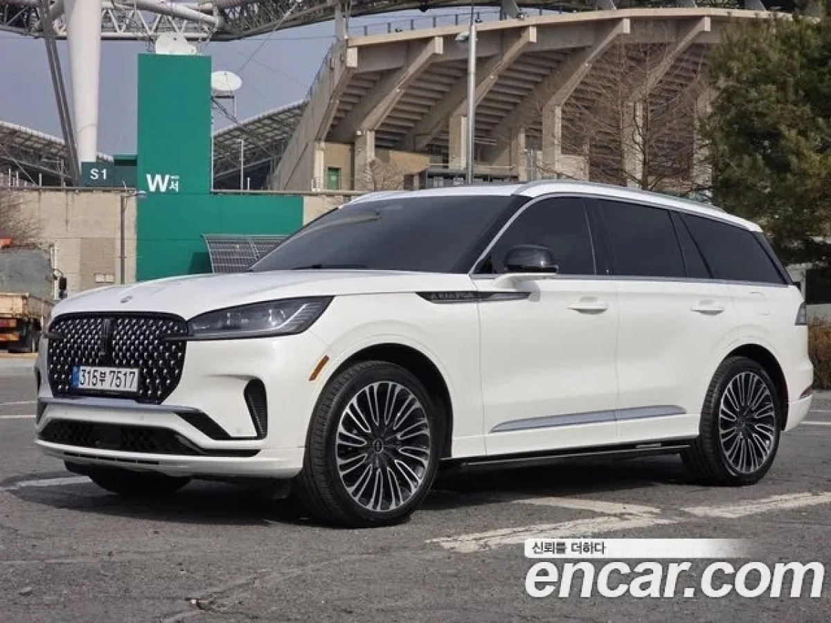 LINCOLN AVIATOR 2025