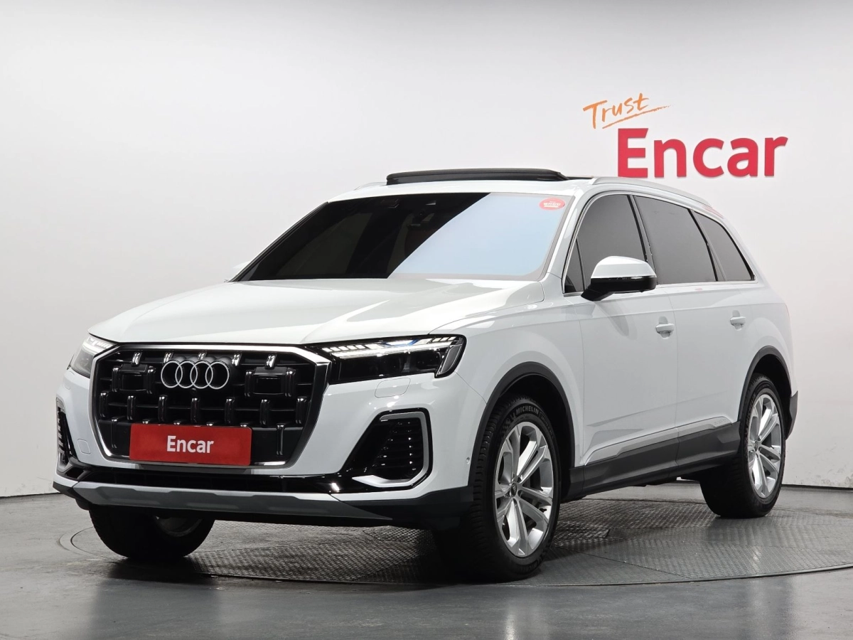 AUDI Q7 4M  2025