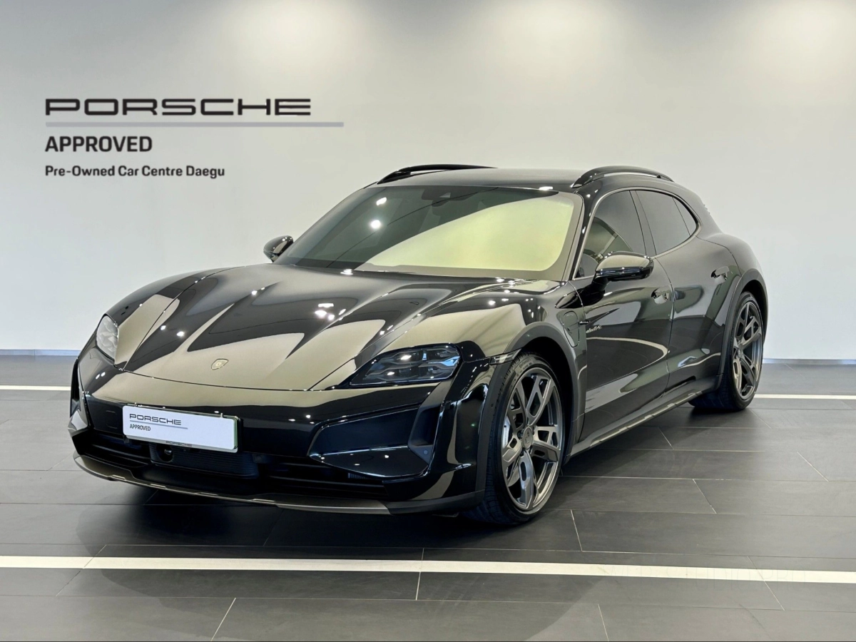 PORSCHE TAYCAN  2025