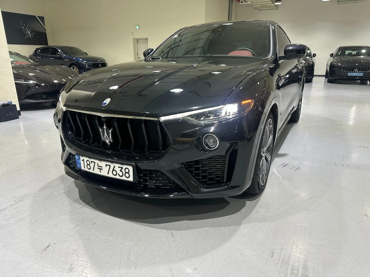 MASERATI LEVANTE  2023