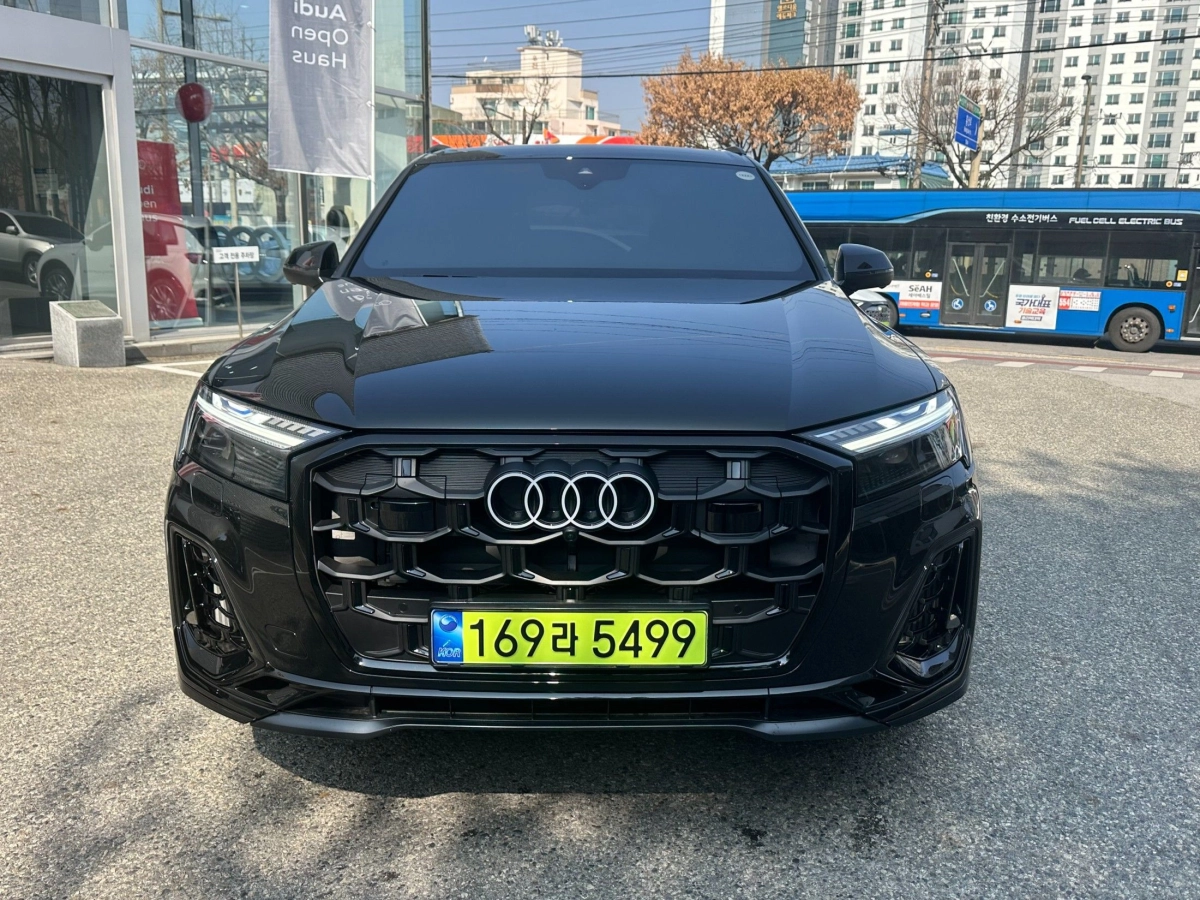 AUDI Q7 4M