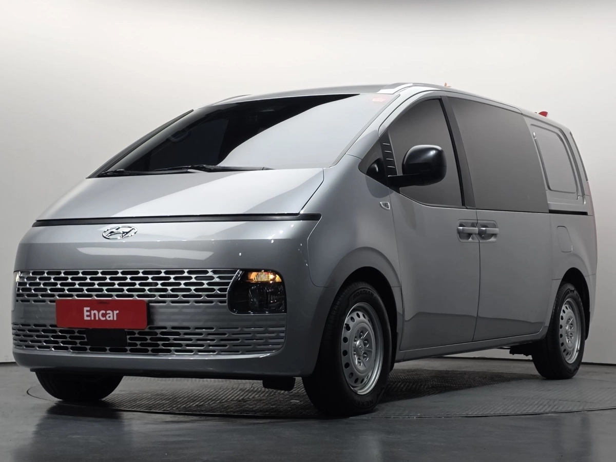 HYUNDAI STARIA 2023