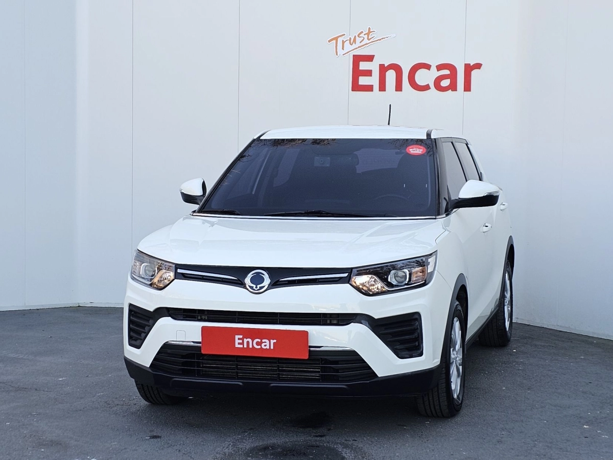 SSANGYONG TIVOLI VERY NEW