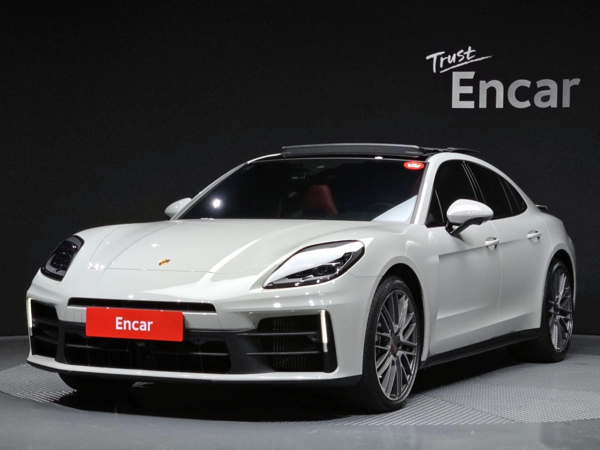 PORSCHE PANAMERA 976