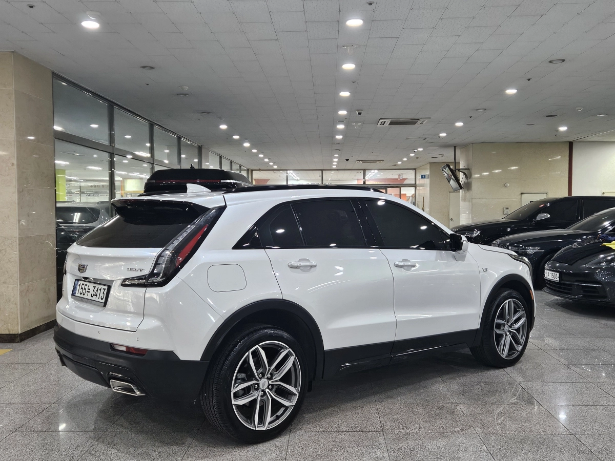 CADILLAC XT4