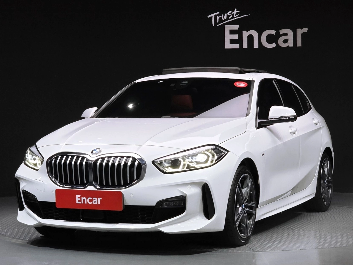 BMW 1-SERIES F40  2021