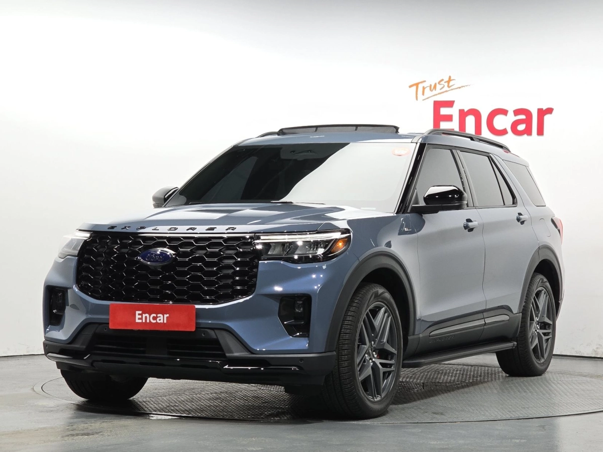 FORD EXPLORER 2025