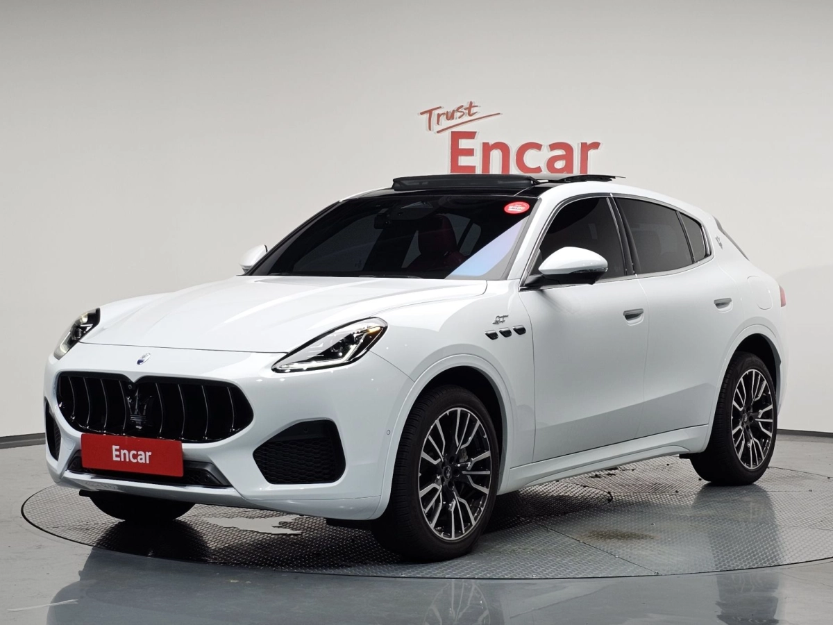 MASERATI GRECALE  2023