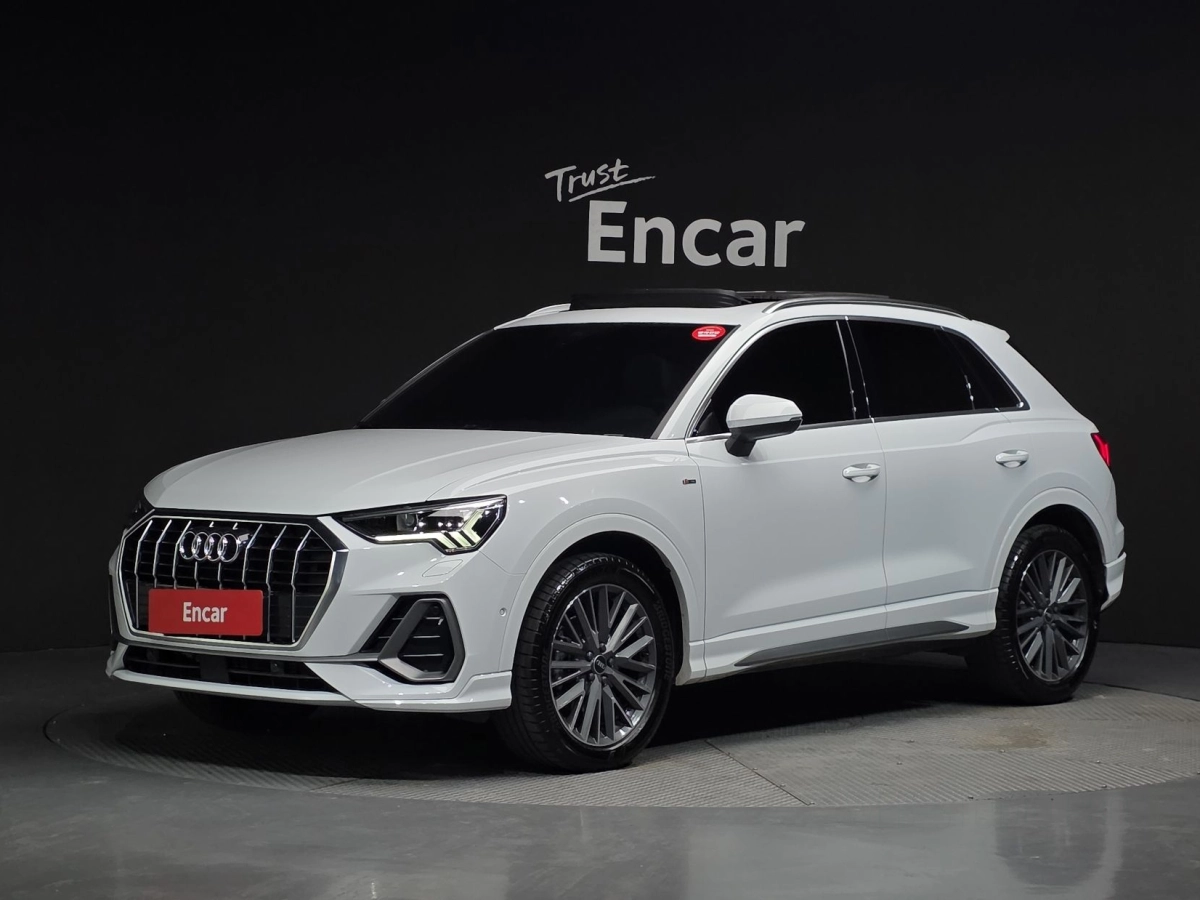 AUDI Q3 F3  2022