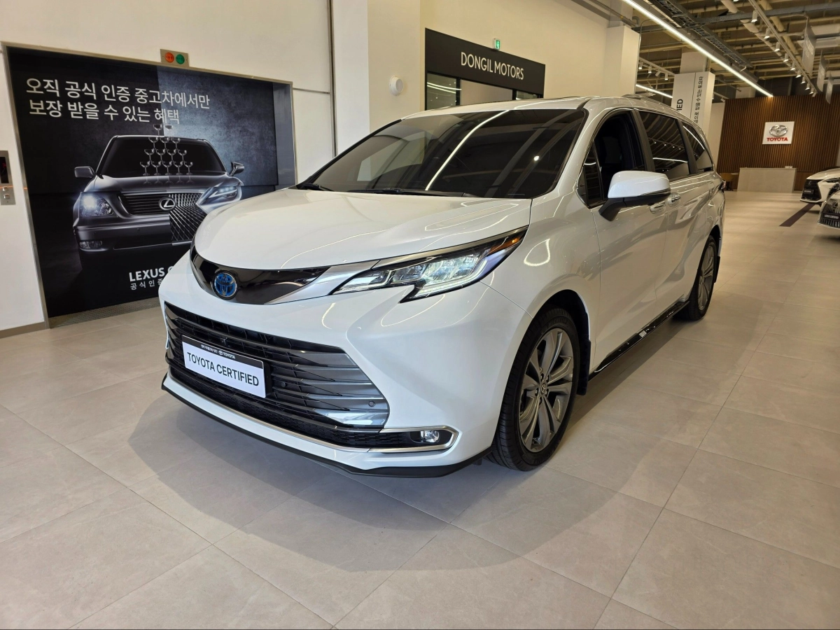 TOYOTA SIENNA 2025