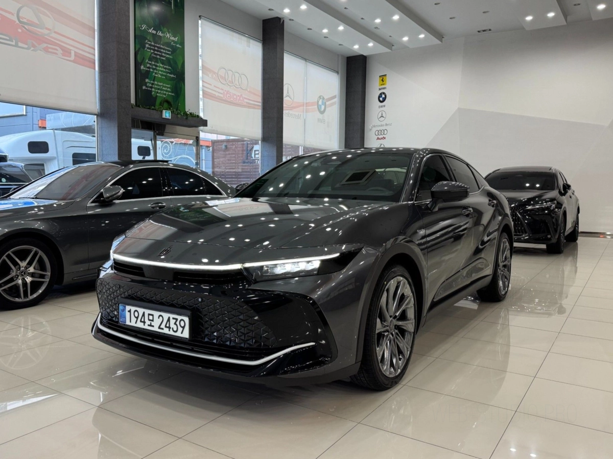 TOYOTA CROWN CROSSOVER