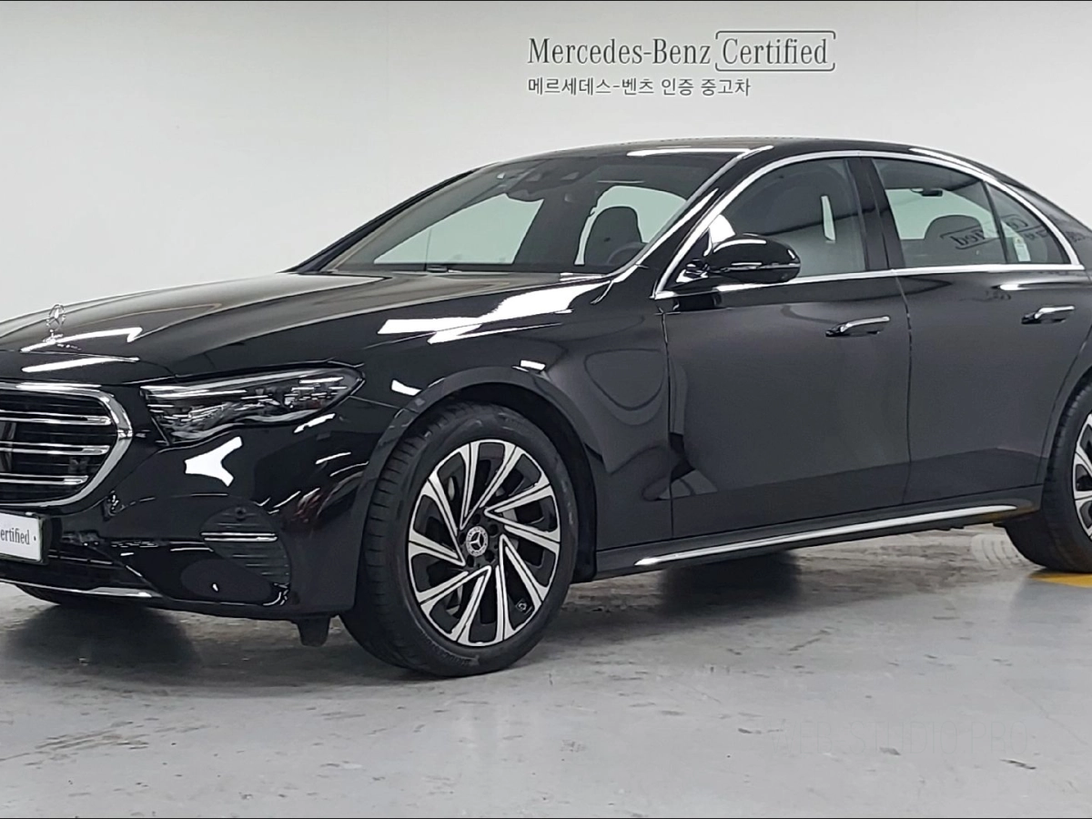 MERCEDES BENZ E-CLASS W214 2025