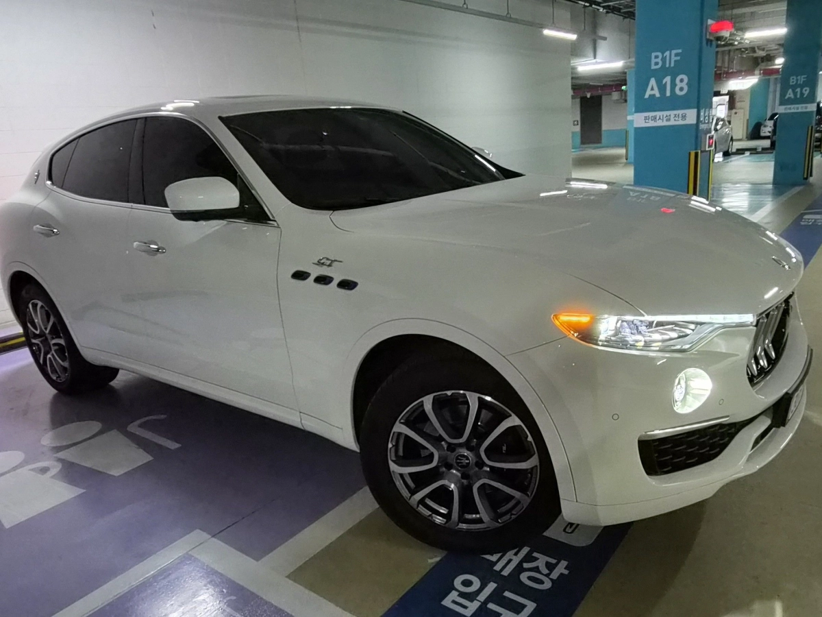 MASERATI LEVANTE  2022